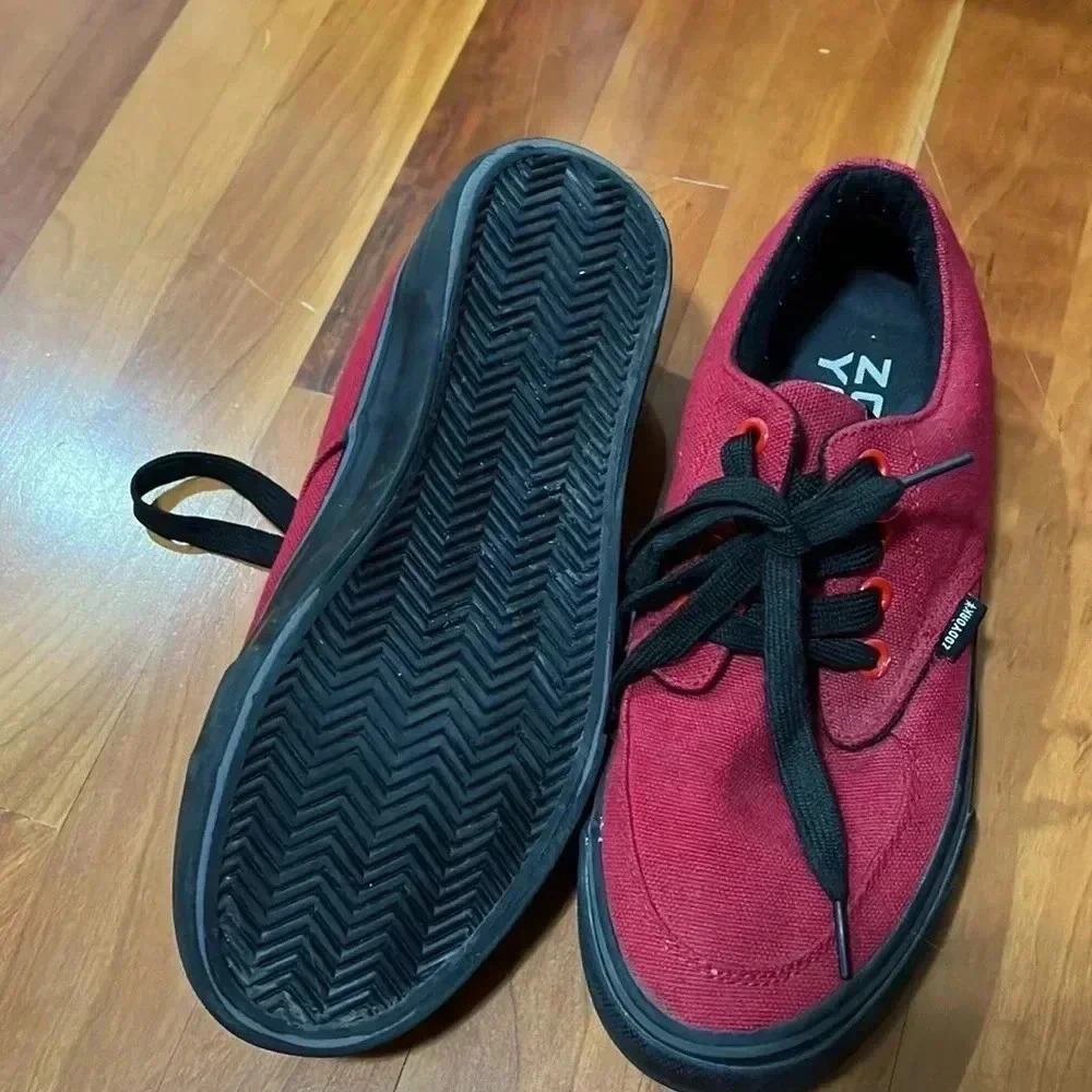 (17) Zoo York shoes - Picture 3 of 4